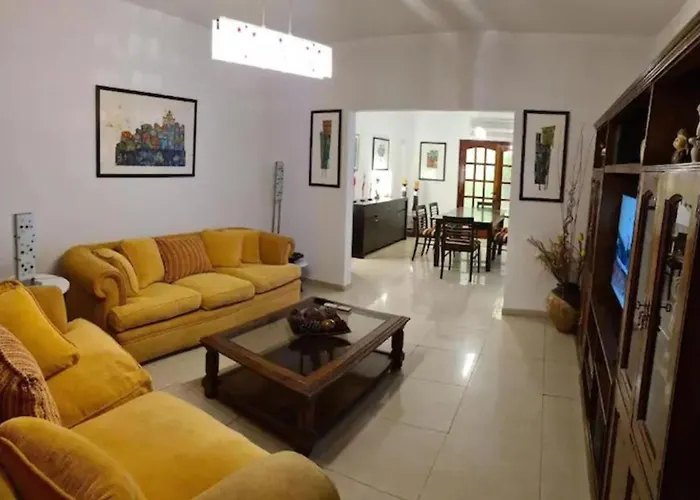 Lola Barracas Casa Con Cochera